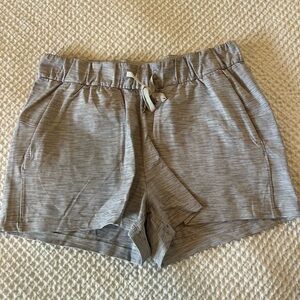 Lululemon Women’s Shorts Size 8
